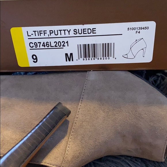 Franco Sarto Size 12 Tiff Booties in Putty Suede - Picture 6 of 6